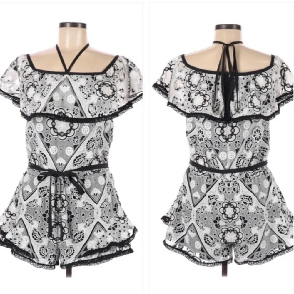 ALEXIS White Guipre Floral Lace Black Ribbon Flutter Off The Shoulder Romper M - Picture 2 of 13